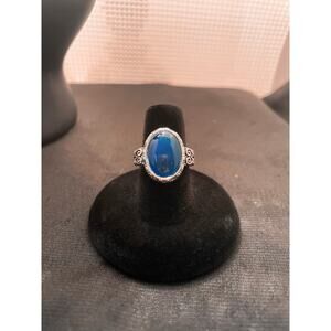 Color Changing Fashion Ring women’s size 7.  Fun to wear and observe  Silvertone